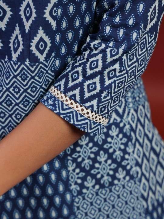 Women's Rayon Printed Straight Kurti With Pant Set - Image 3